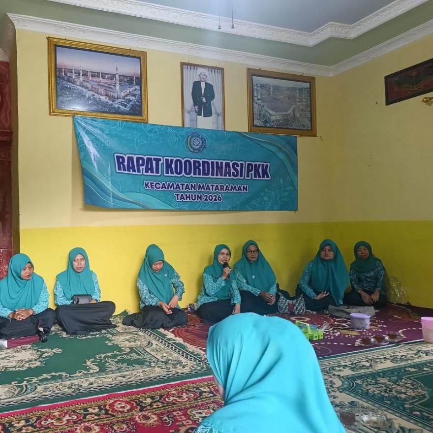 Ketua PKK Gunung Ulin Ikuti Kegiatan Rakor Di Desa Sungai Jati